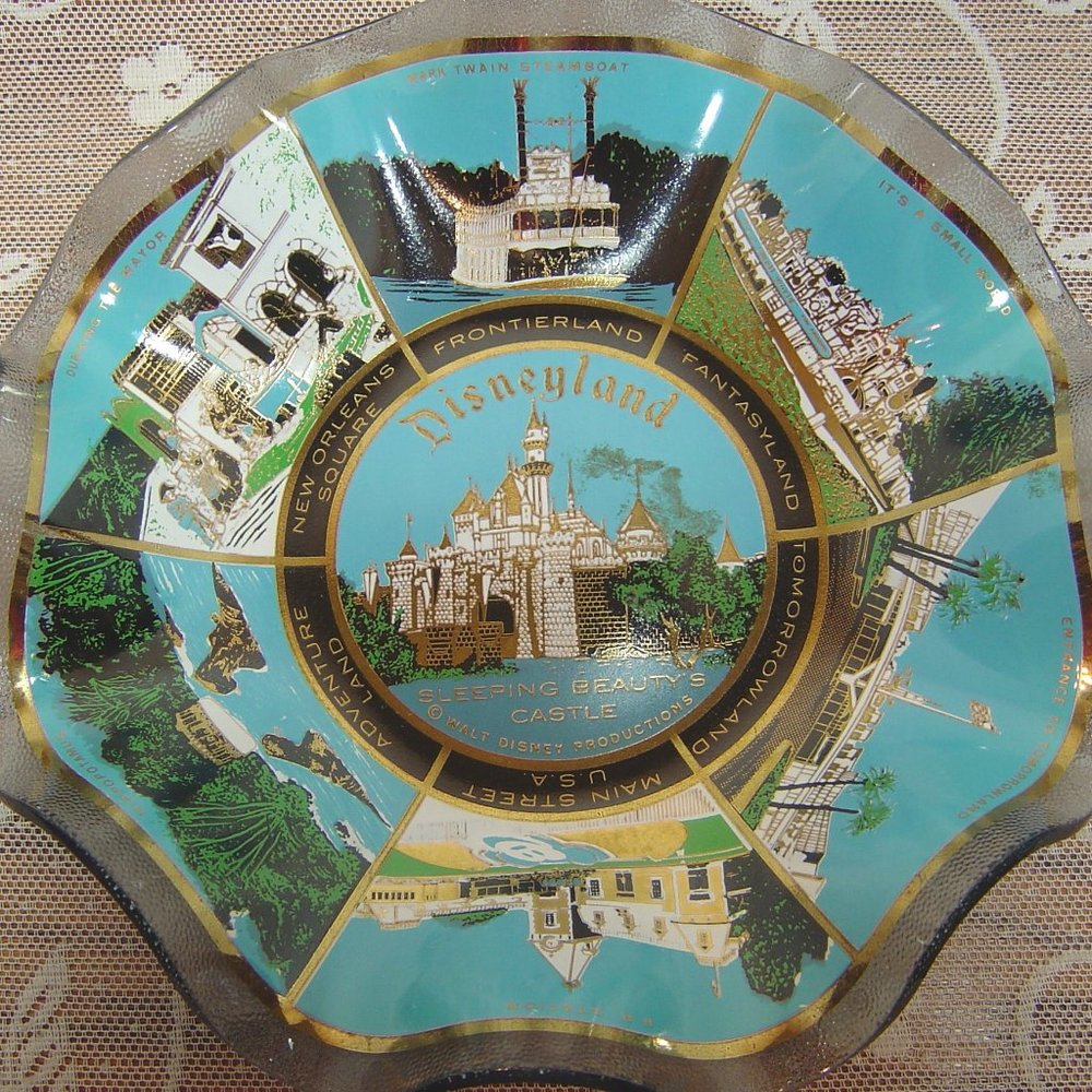 Vintage souvenir Disneyland ruffled bowl/dish 7" in diameter